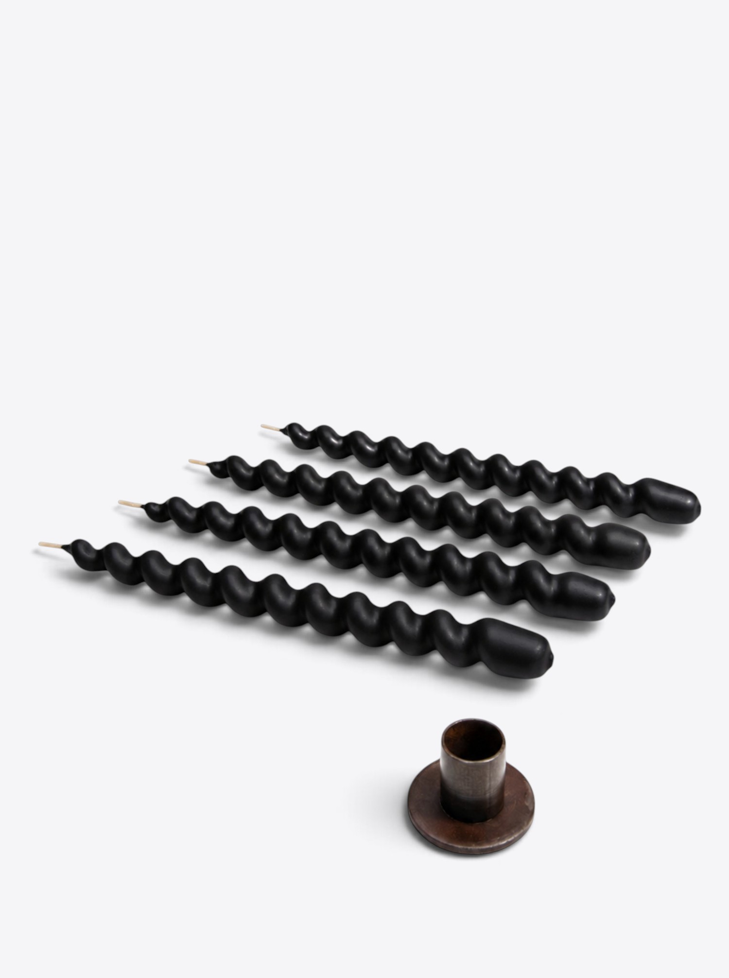 Dinner Candles "Deep Noir" - Set of 4 black spiral candles
