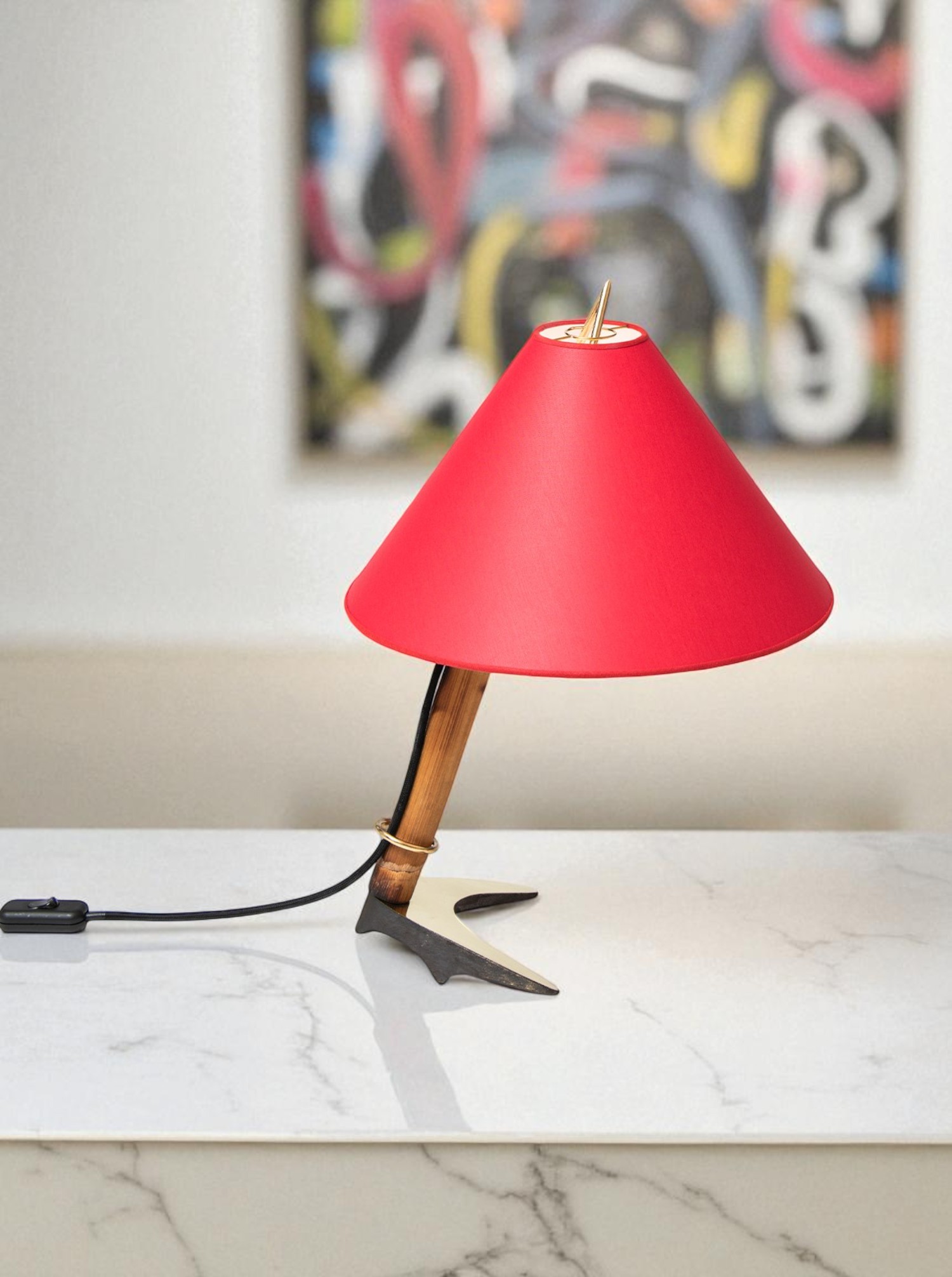 Tischleuchte kippbar "Hufeisen" Messing patiniert mit Schirm Chintz rot