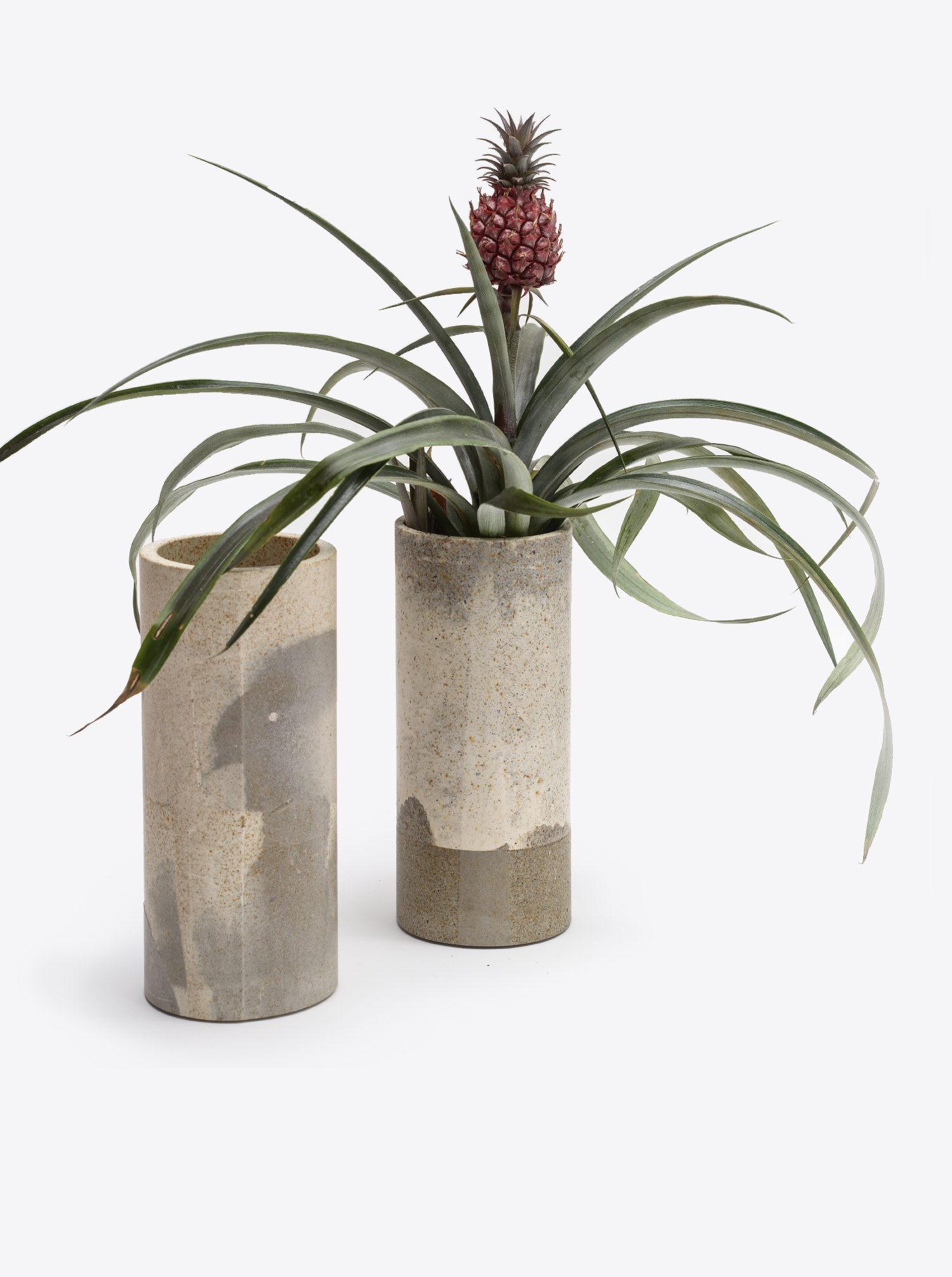 Vase rusty grau