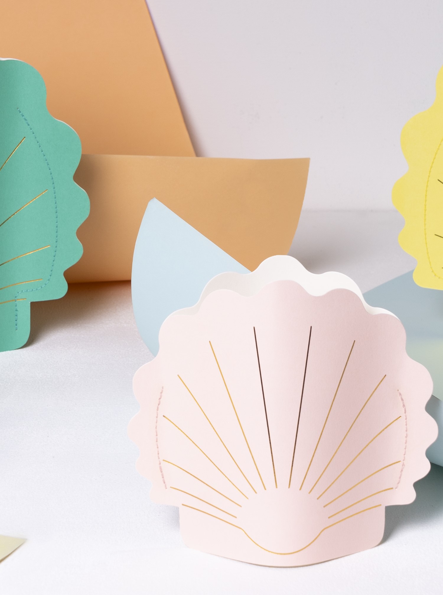 Paper Vase &quot;Hera&quot; pink pale