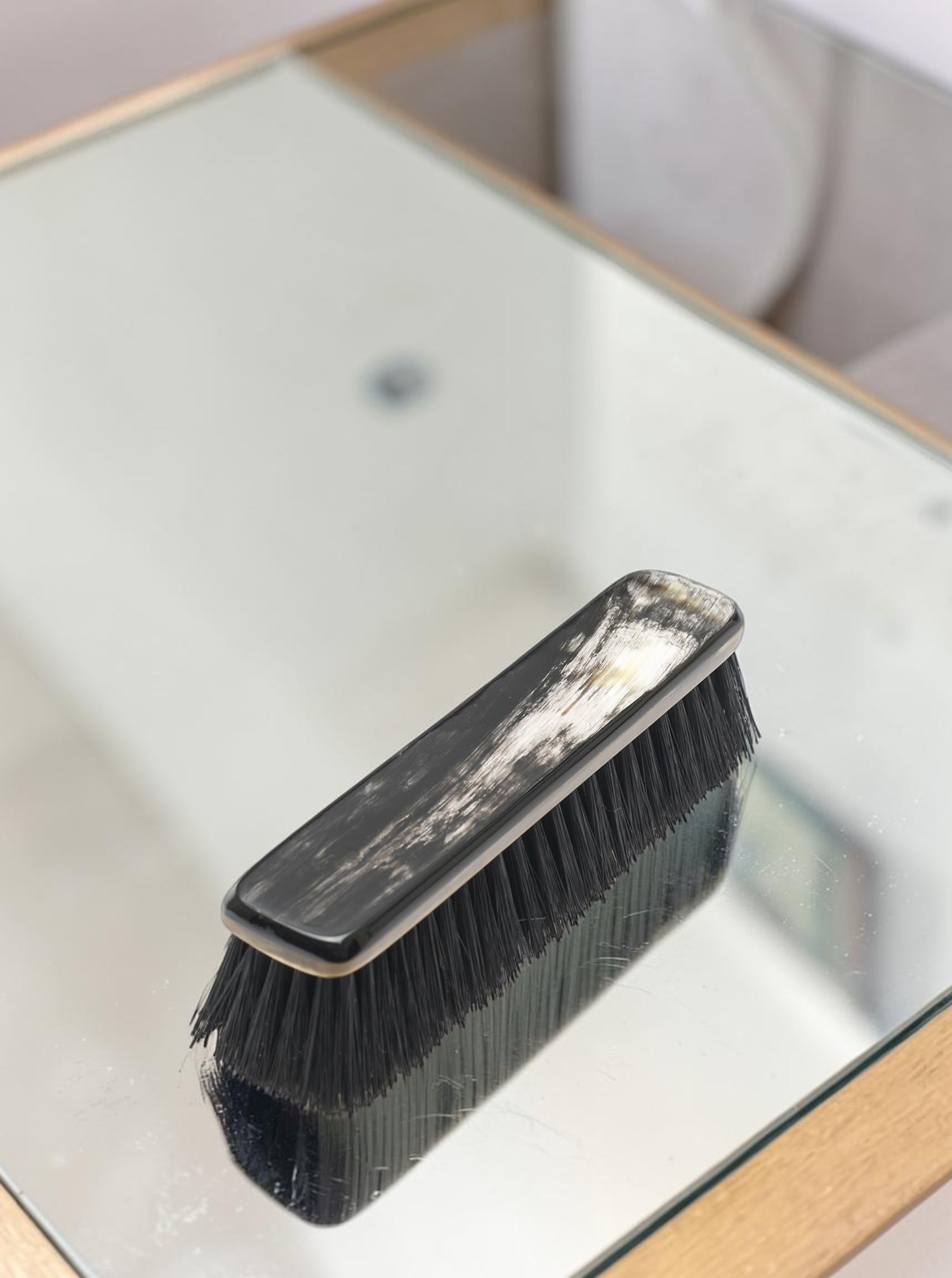 Clothes Brush Horn dark