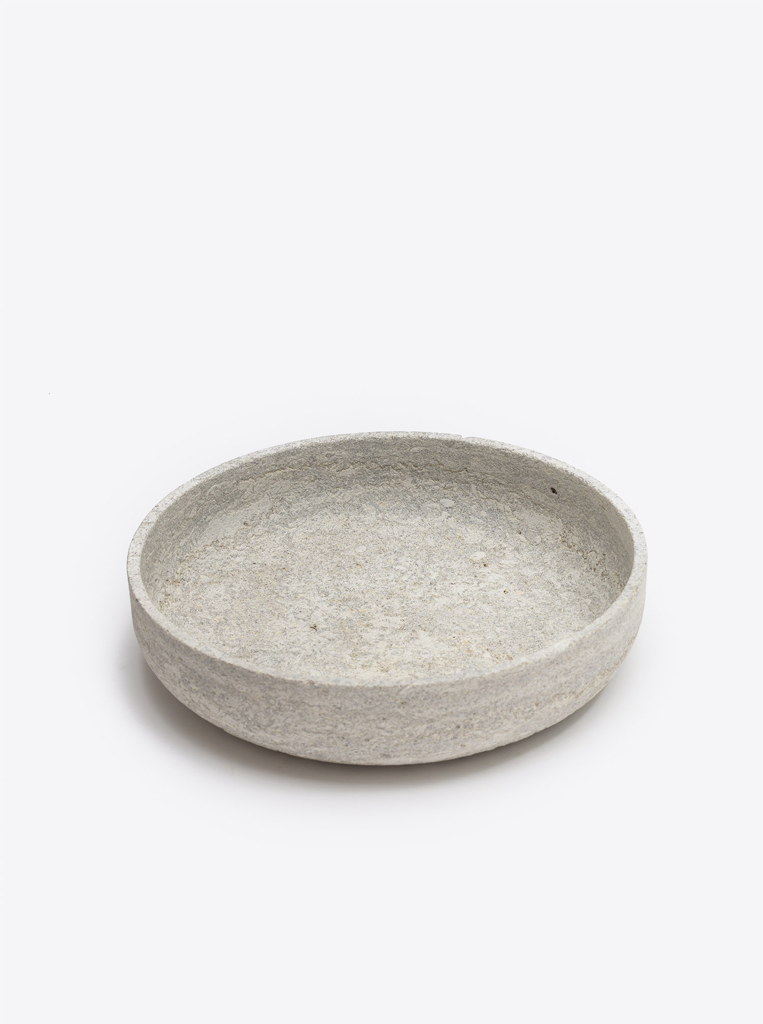 Bowl in Limestone D30 with lid Limestone