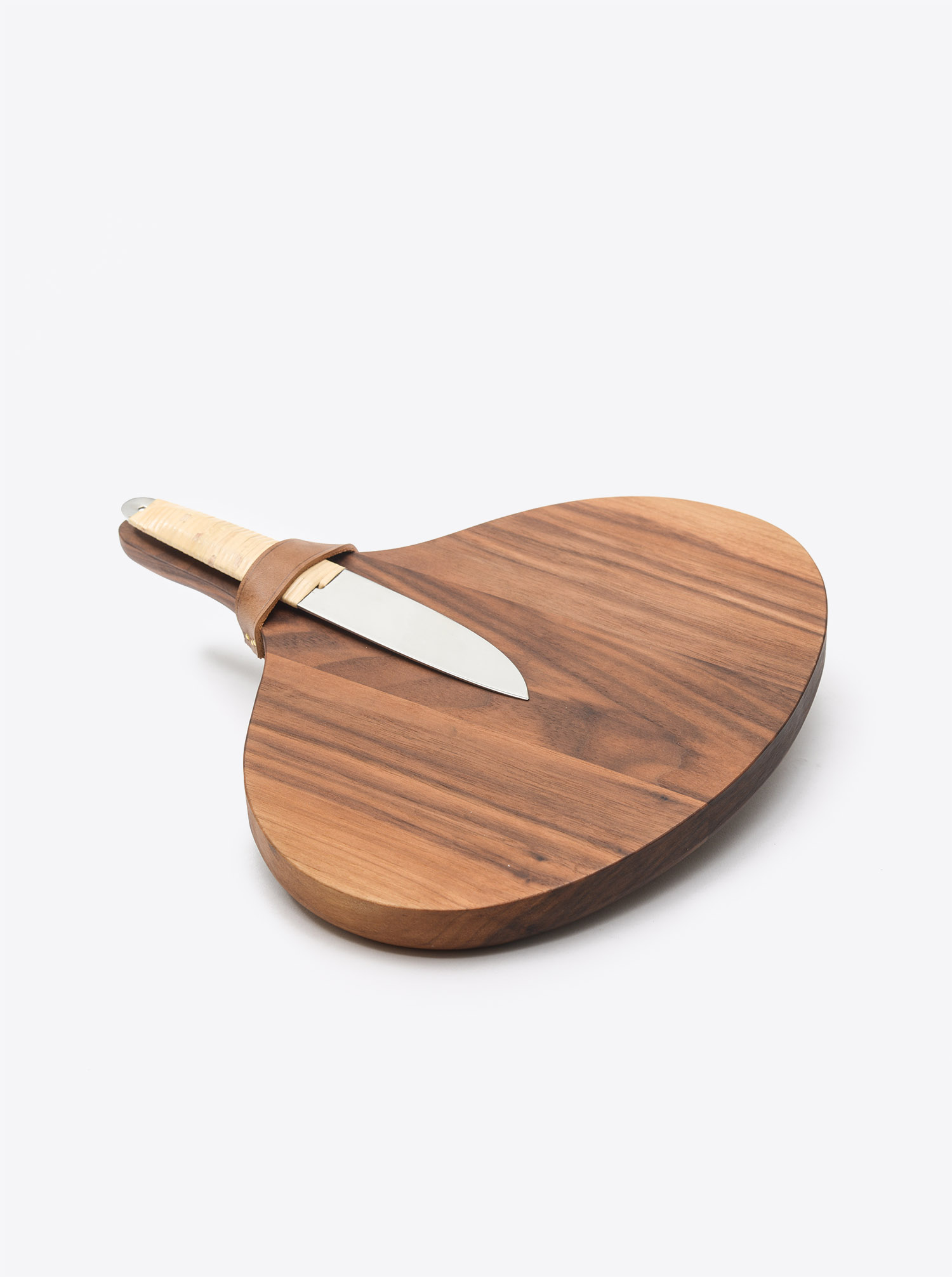 Cutting Board Walnut with Knife