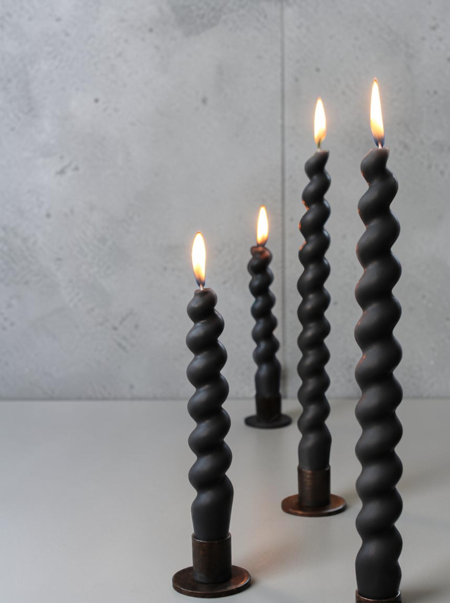 Dinner Candles "Deep Noir" - Set of 4 black spiral candles
