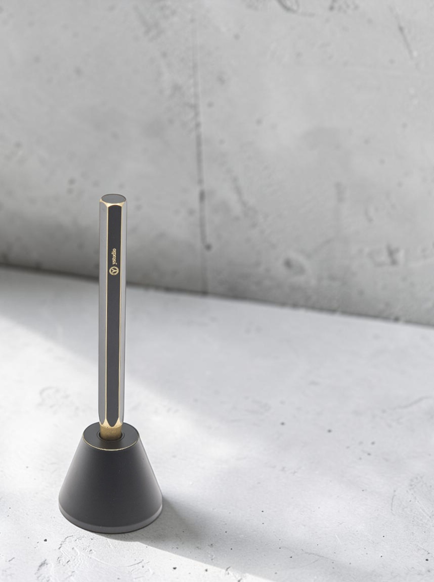 Desk Fountain Pen Brass black patinated