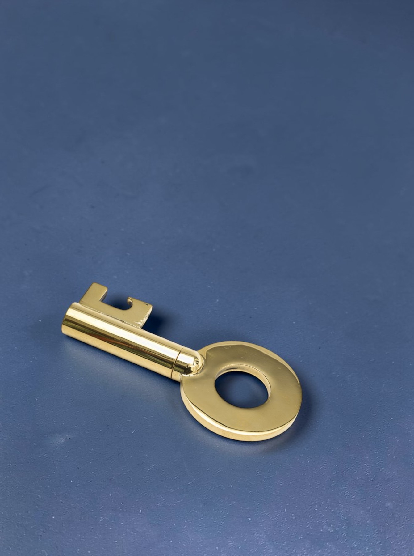 Korkenzieher "Modern Key" Messing poliert