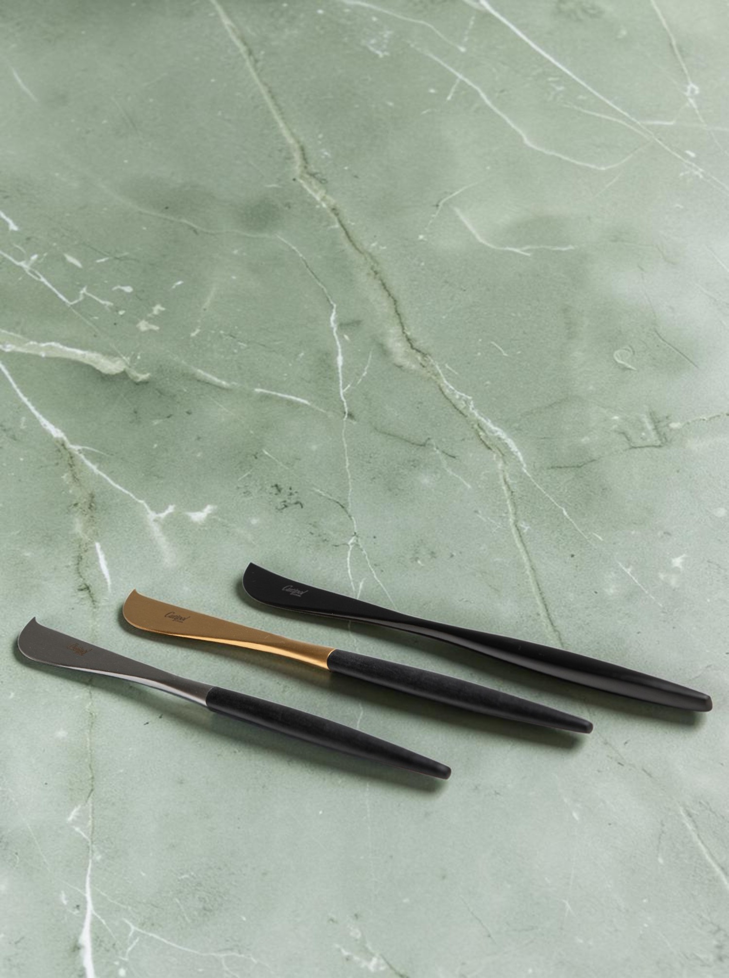 Cheese Knife "Goa" Gold