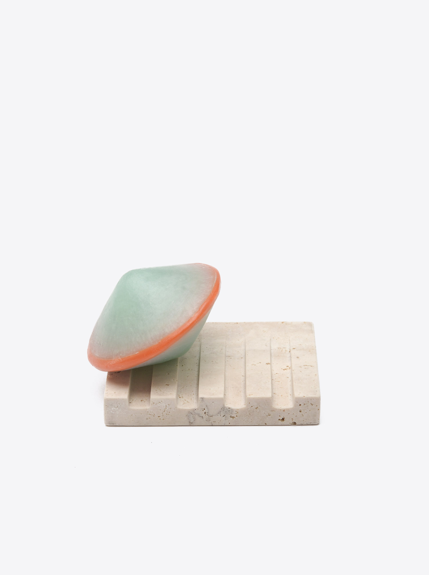 https://contemporum.com/media/image/f4/47/6f/4-when-objects-work-dish-soap-Kristine-Five-Malvaer-Contemporum.jpg