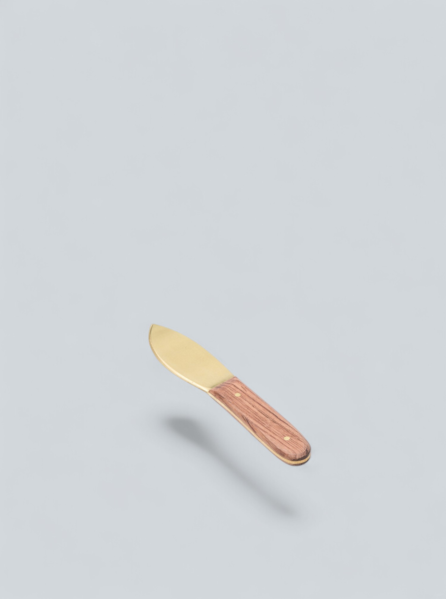 Käsemesser Messing M . Handgefertigt