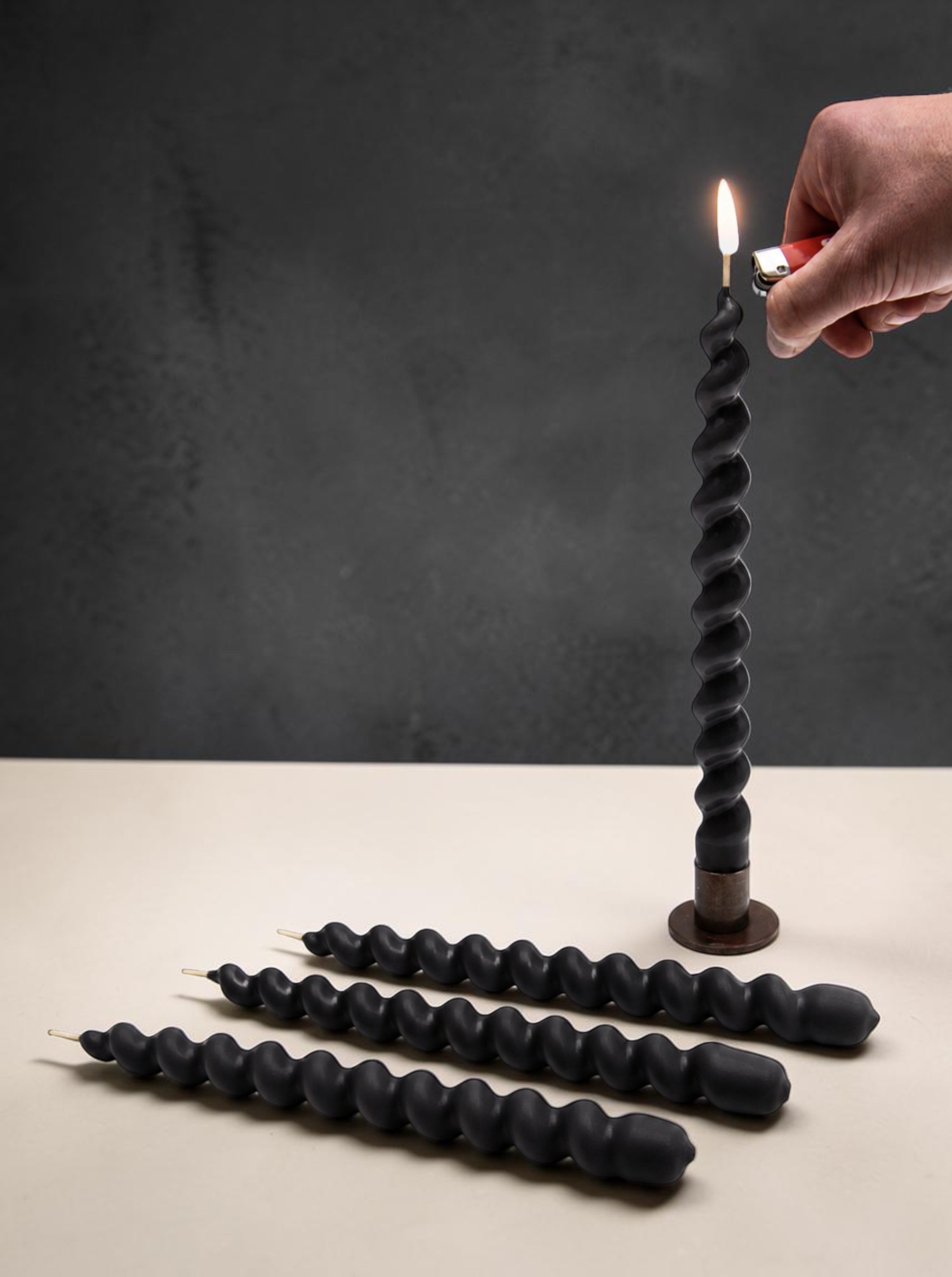 Dinner Candles "Deep Noir" - Set of 4 black spiral candles